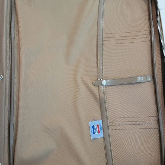 Vintage Suitcase - Picture 4 of 8